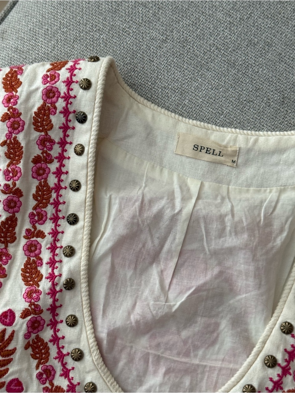 Floral Embroidered Top - Picture 3 of 6
